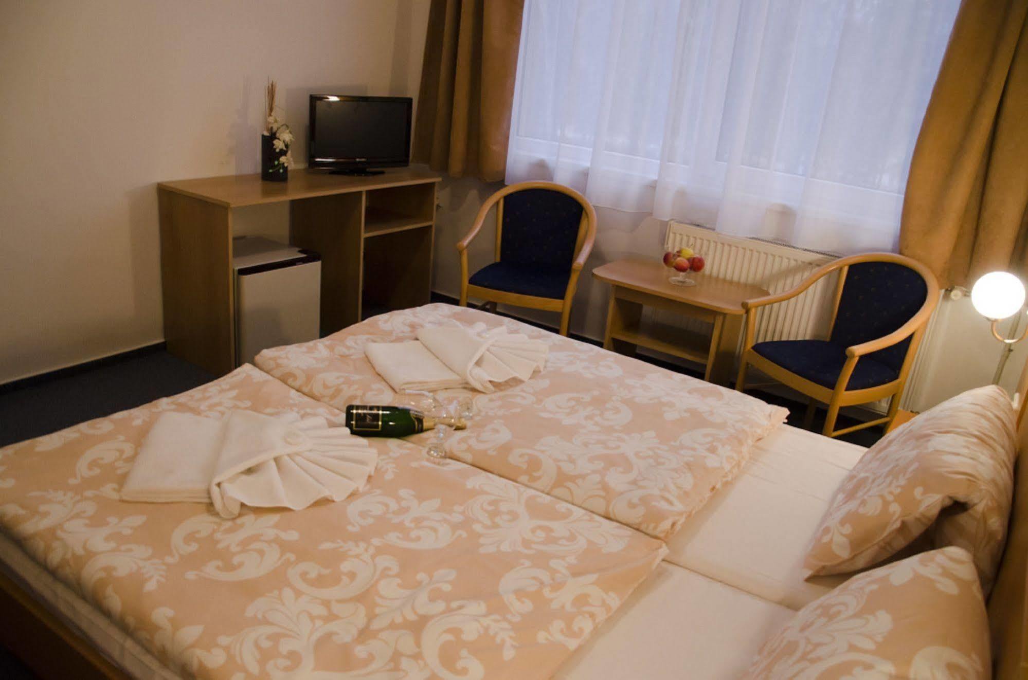 Hotel Zatisi Františkovy Lázně Eksteriør billede
